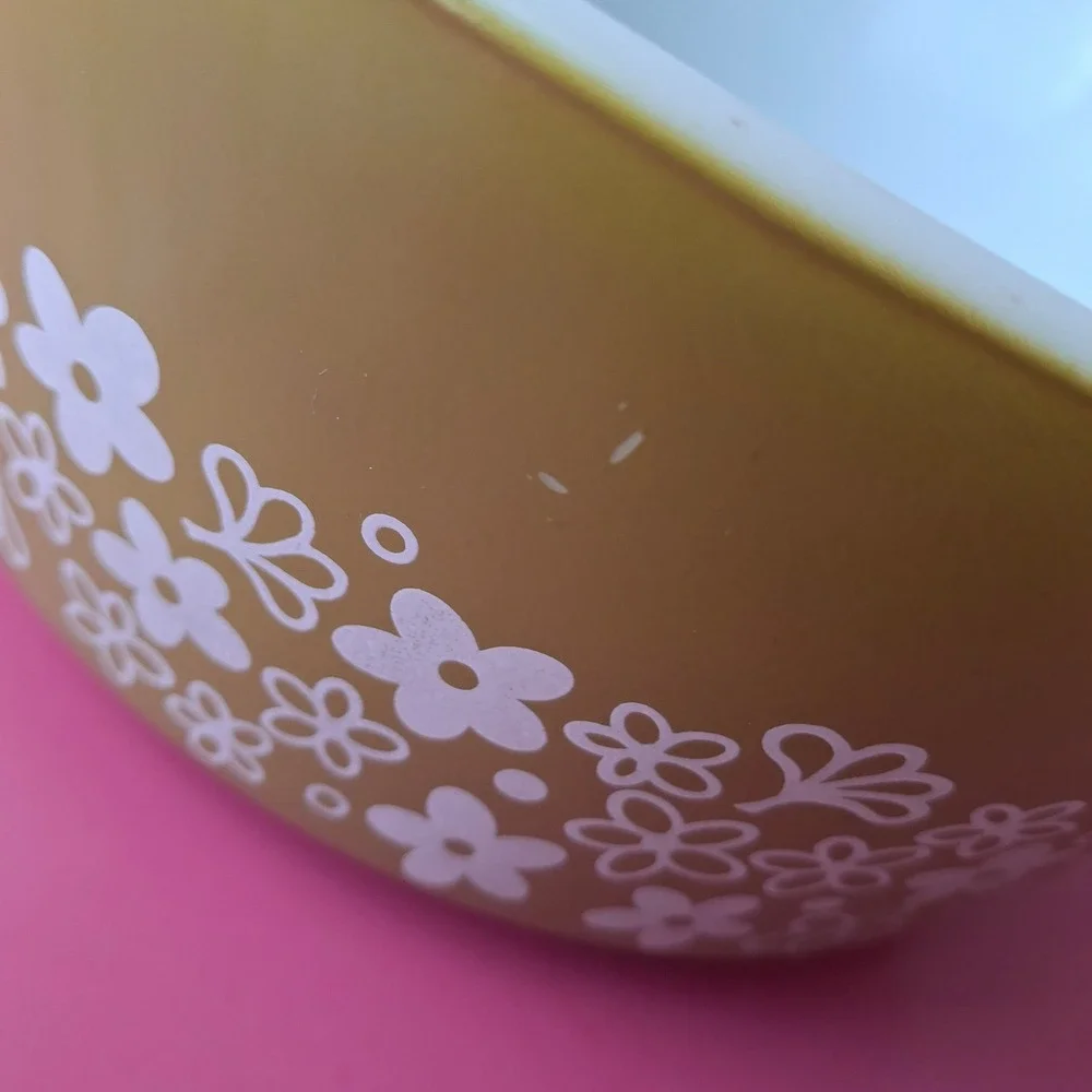 Pyrex Spring Blossom Green 475-B Casserole Bowl 2.5 Qt Vintage Green White‎